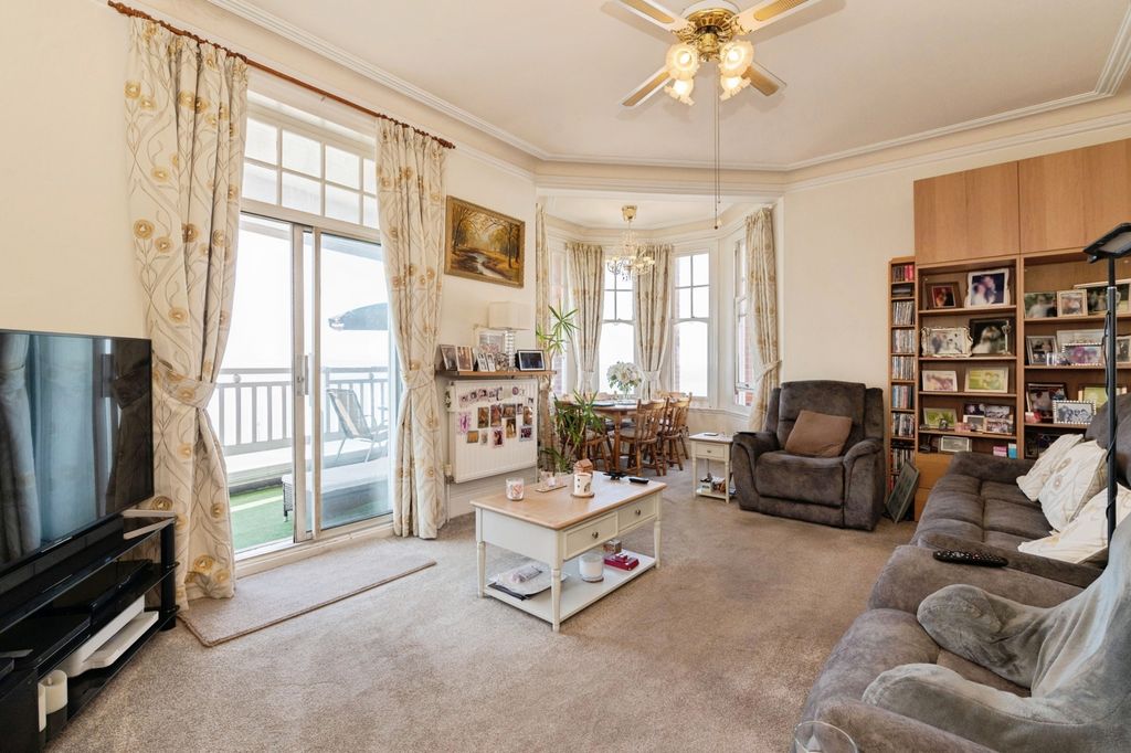 Property photo 3 of 17 Pbox-Img.Jpg