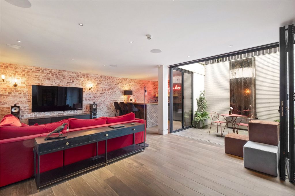 Property photo 2 of 24 Reception Room