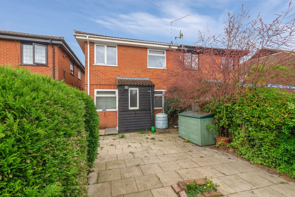 Property photo 1 of 11 Front