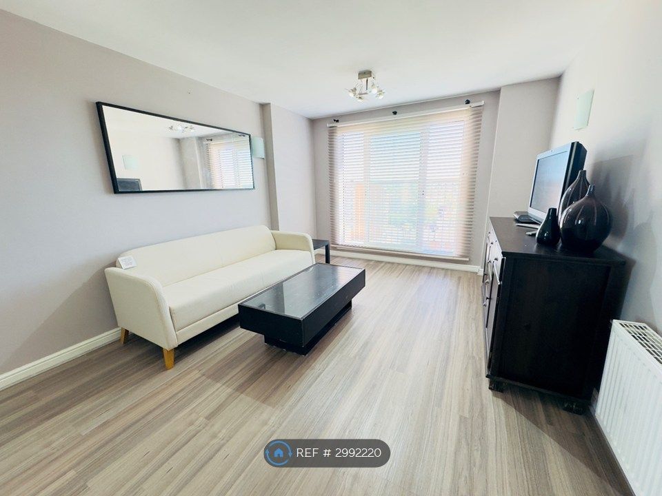 Property photo 1 of 16 Open Plan Living Room