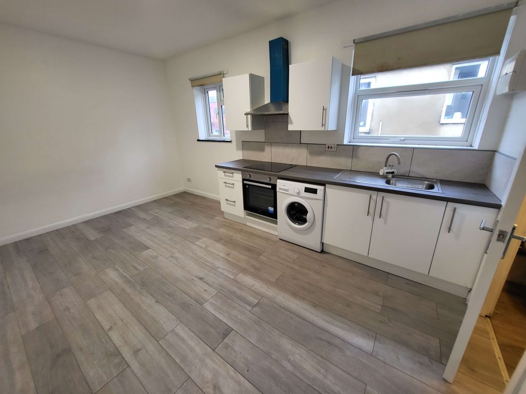 Property photo 2 of 5 Gallery