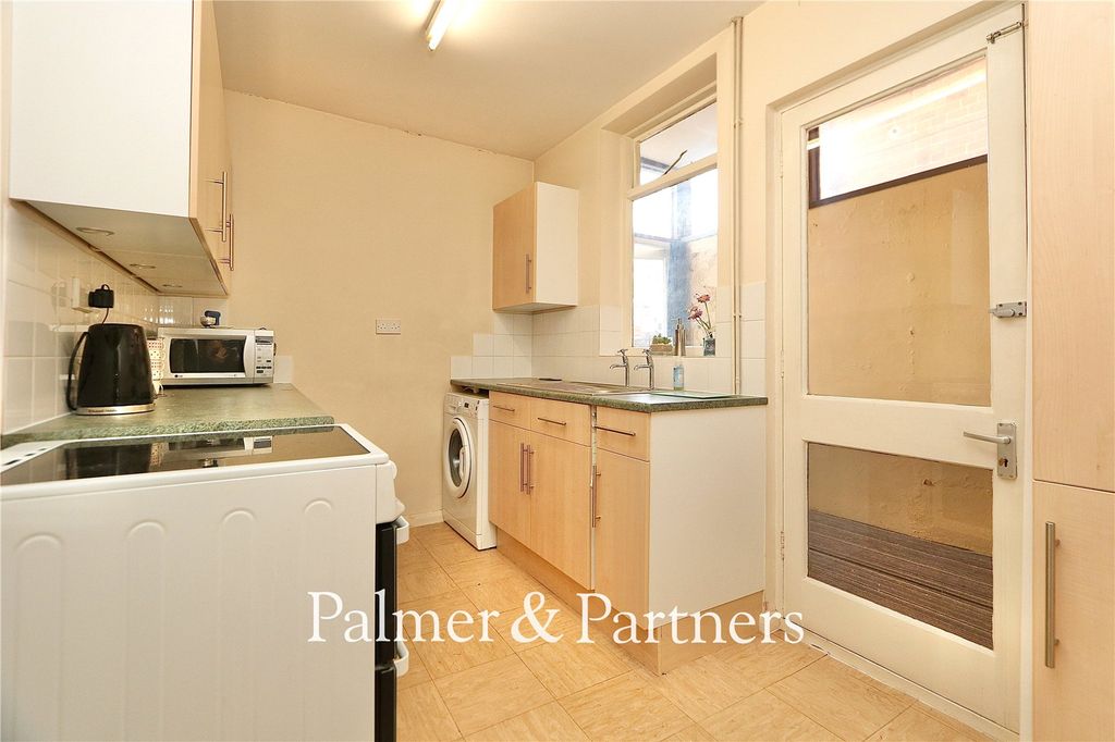 Property photo 2 of 17 Picture No. 06