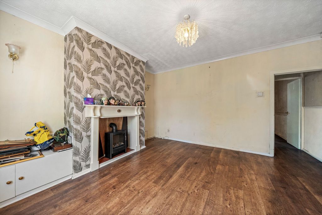 Property photo 2 of 18