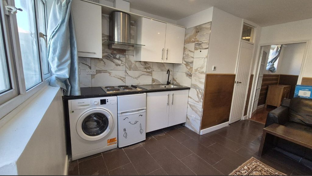 Property photo 2 of 3