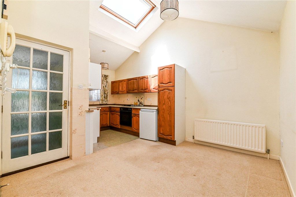 Property photo 2 of 15 Picture No. 04