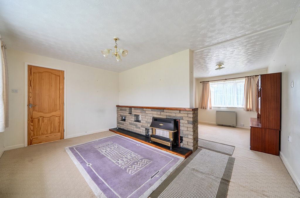 Property photo 2 of 21 1472655-19-6A2Fd2...
