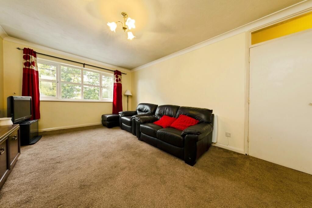 Property photo 3 of 13