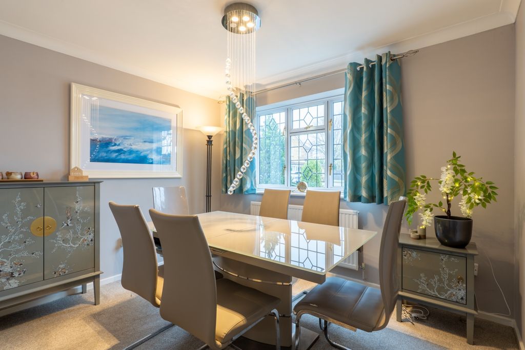 Property photo 3 of 18 4895706