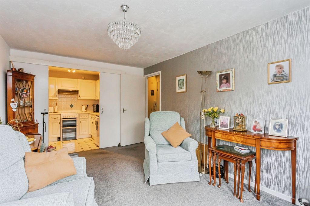 Property photo 3 of 15