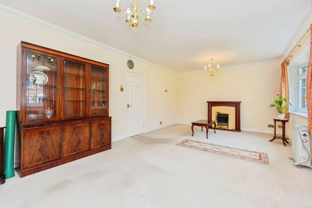 Property photo 3 of 17 Photo