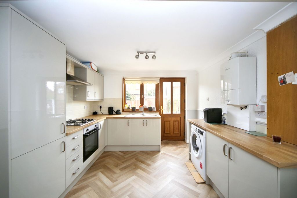 Property photo 2 of 24