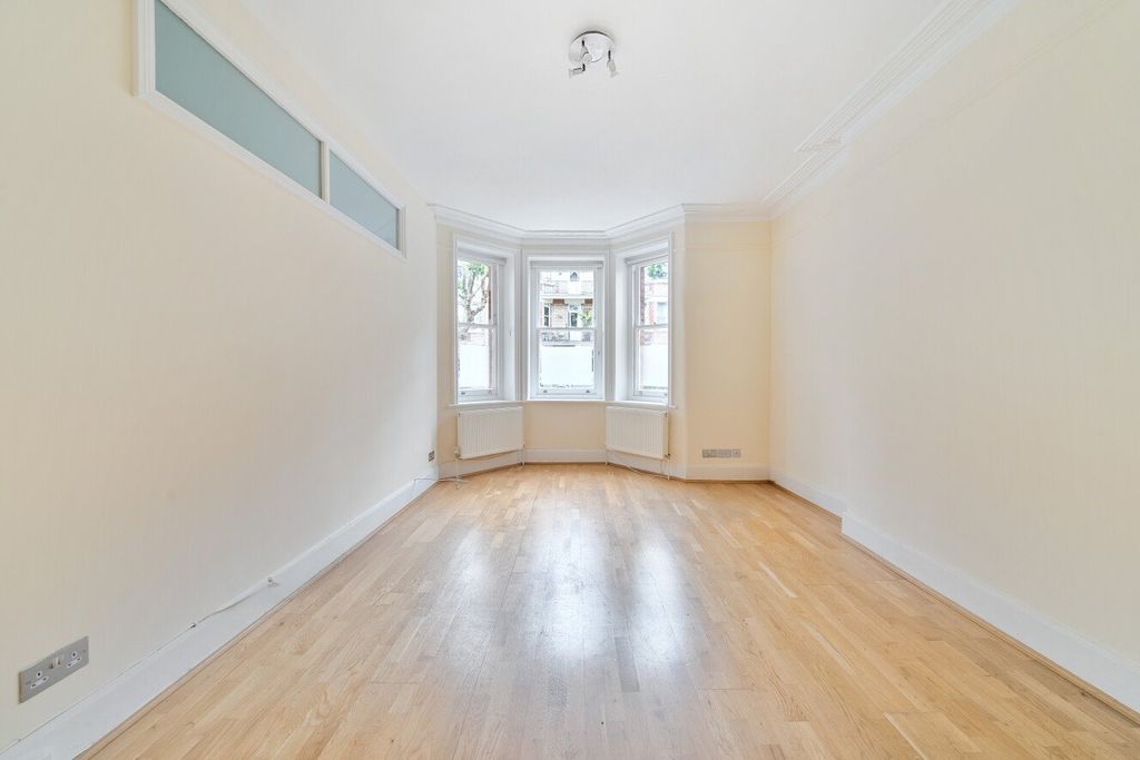 Property photo 3 of 12 Picture No. 15