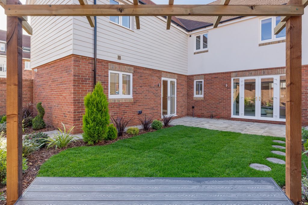 Property photo 3 of 18