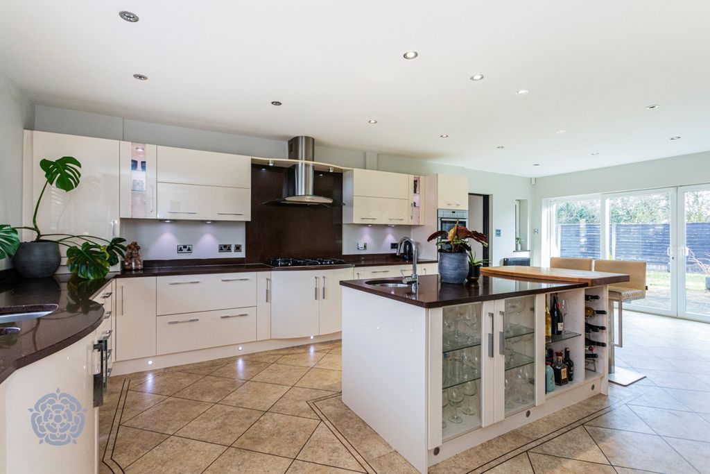 Property photo 3 of 36 Picture No. 76