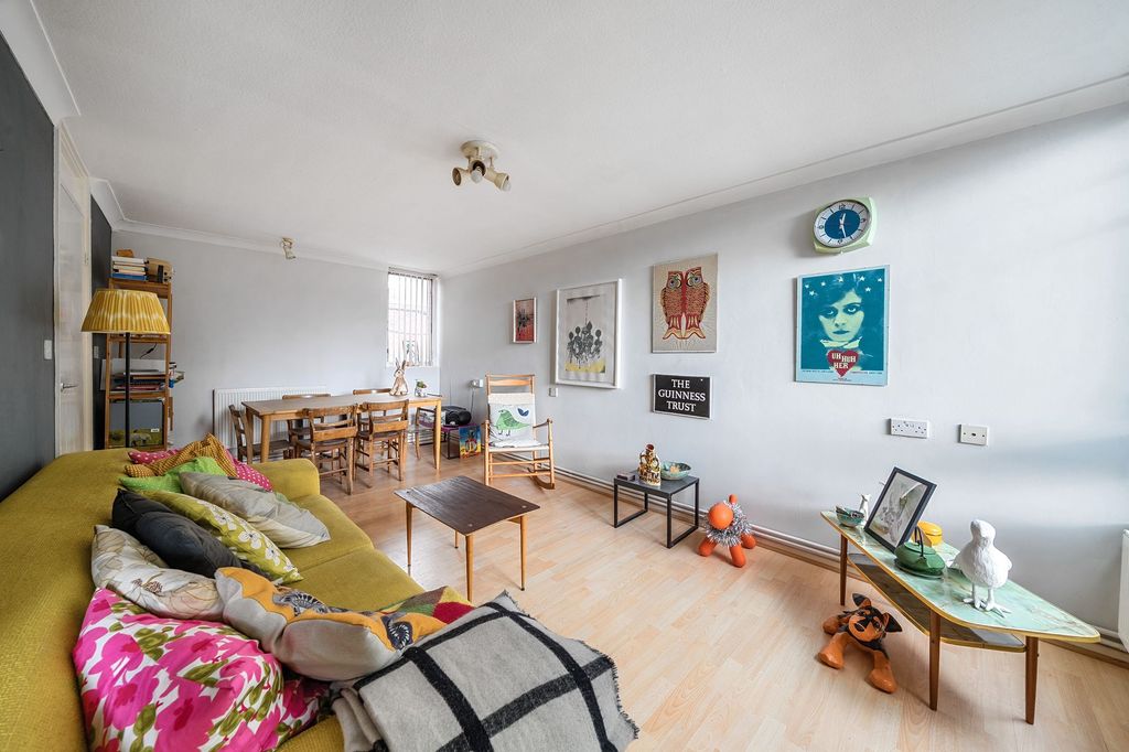 Property photo 3 of 9