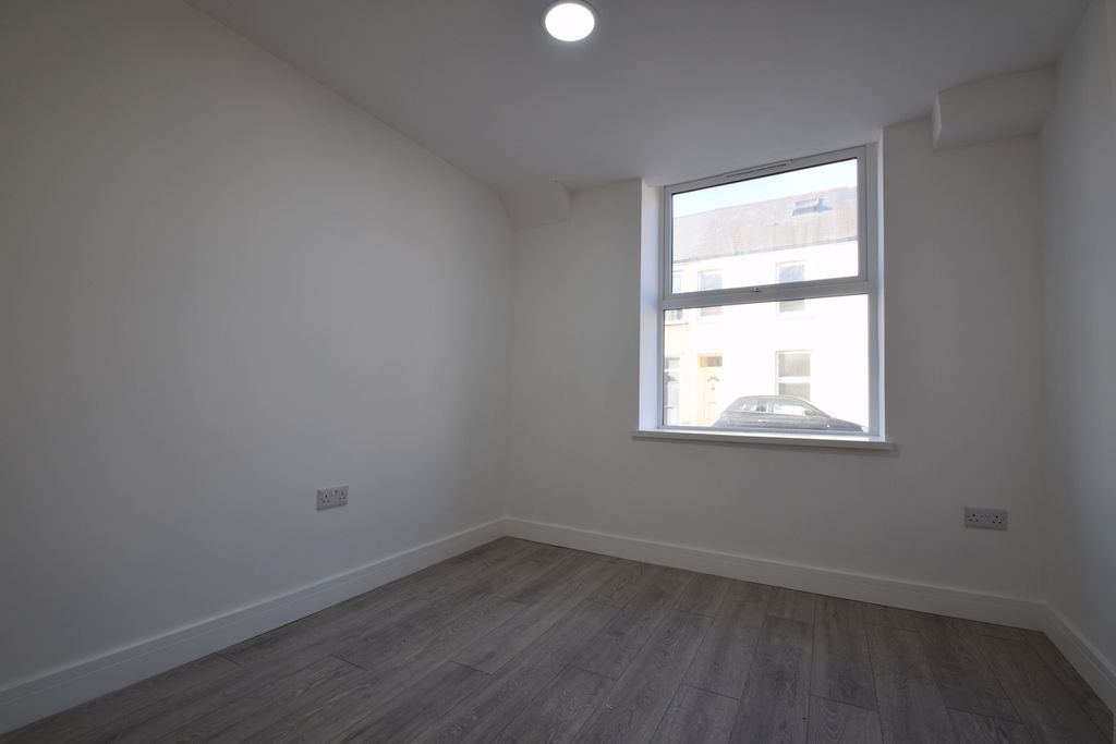 Property photo 3 of 13 Photo 7