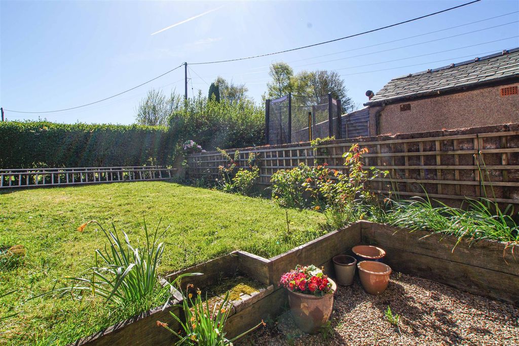 Property photo 3 of 23