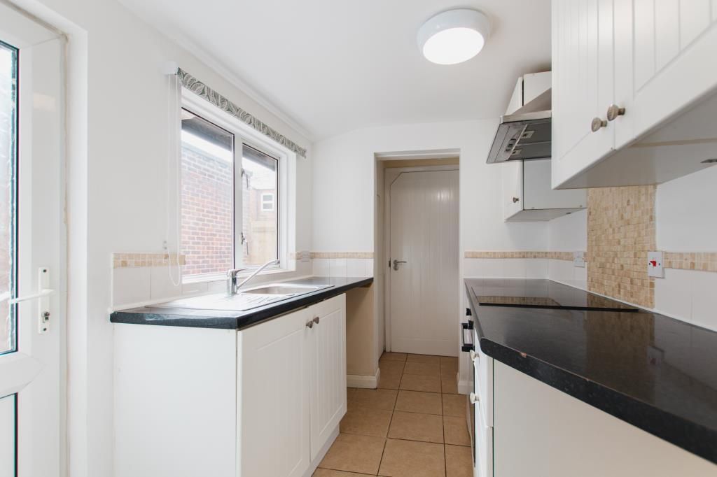 Property photo 3 of 7 Kitchen