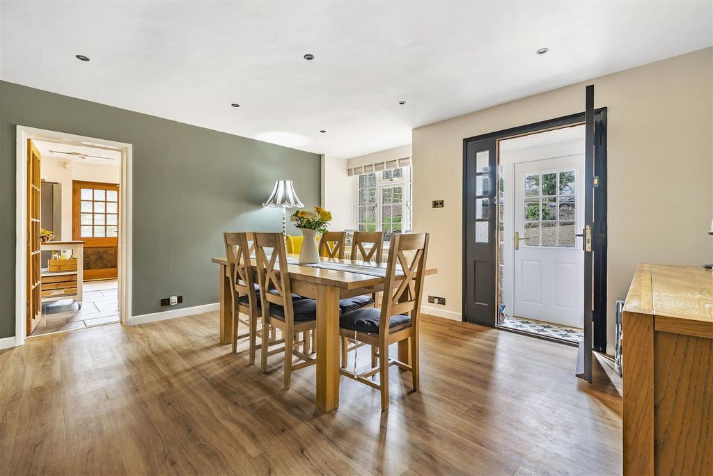 Property photo 3 of 19 Parkside Dining Room.Jpg