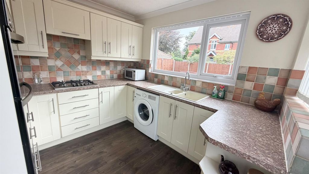Property photo 3 of 17 74ce9650-6E83-4ce6-Aab8-2Db8d2569307.Jpg