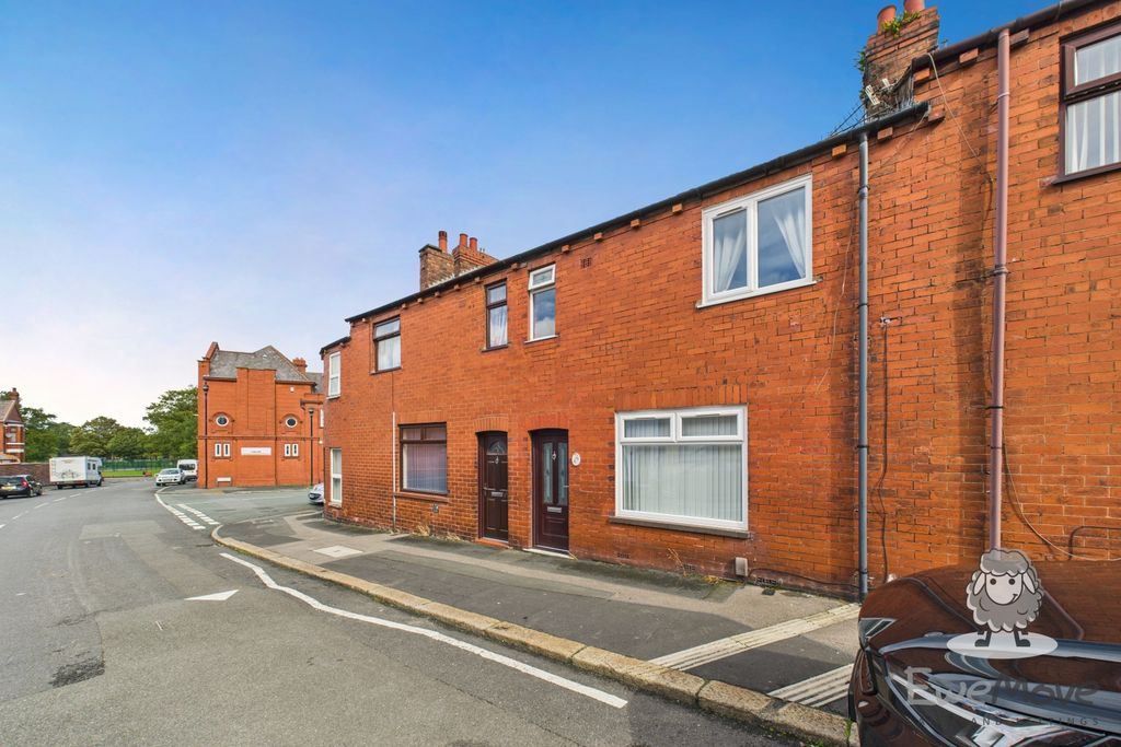 Property photo 1 of 11 3