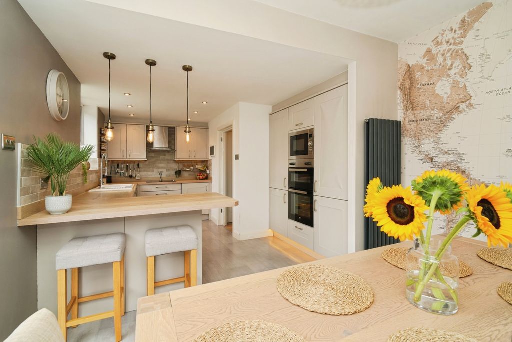 Property photo 2 of 26 Pbox-Img.Jpg