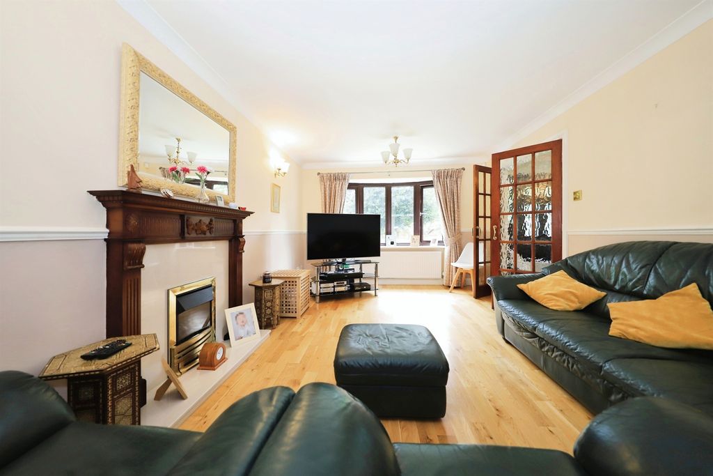 Property photo 3 of 17