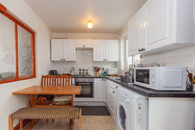 Property photo 2 of 10 Kitchen