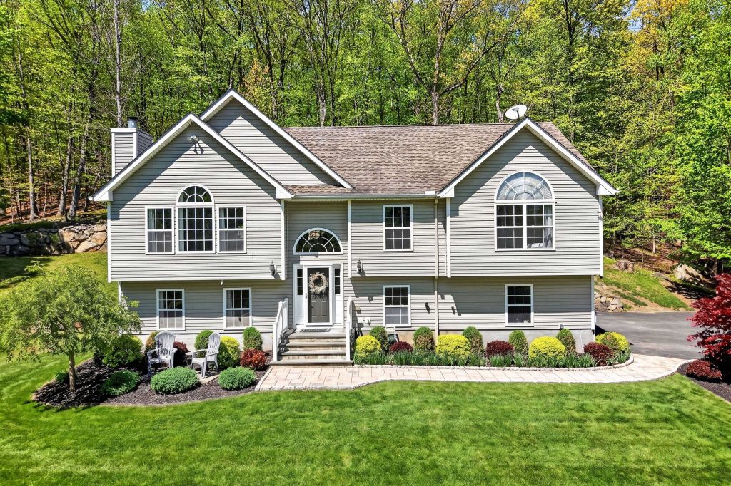Property photo 1 of 31