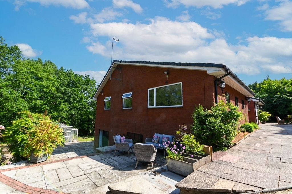 Property photo 2 of 63