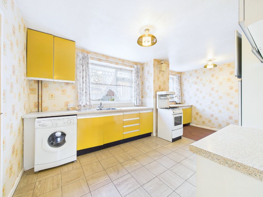 Property photo 2 of 17 4842704