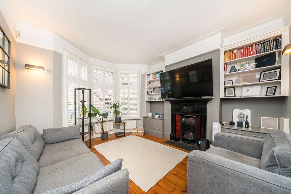 Property photo 2 of 6