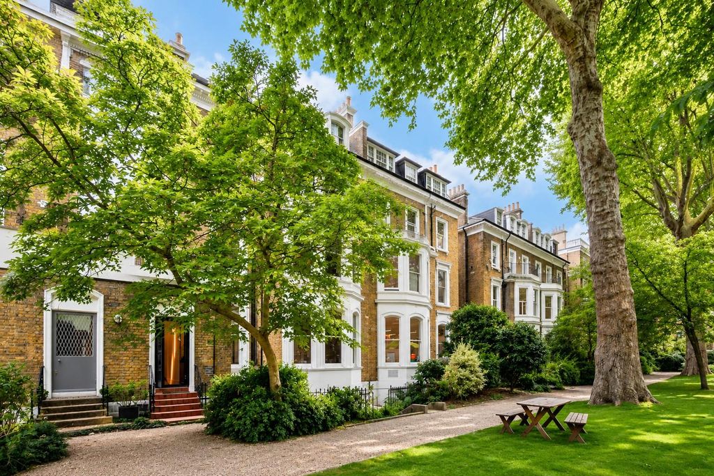 Property photo 2 of 14 Direct Access To Stunning Private Enclosed Communa