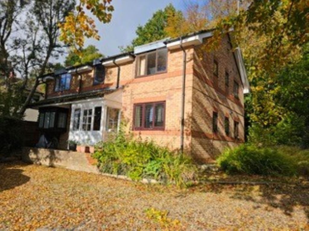 Property photo 1 of 6 Front