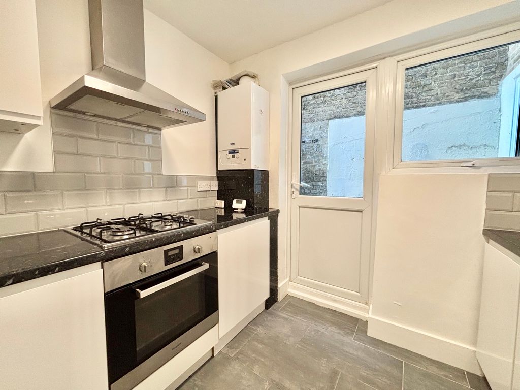 Property photo 1 of 7 Img_4416