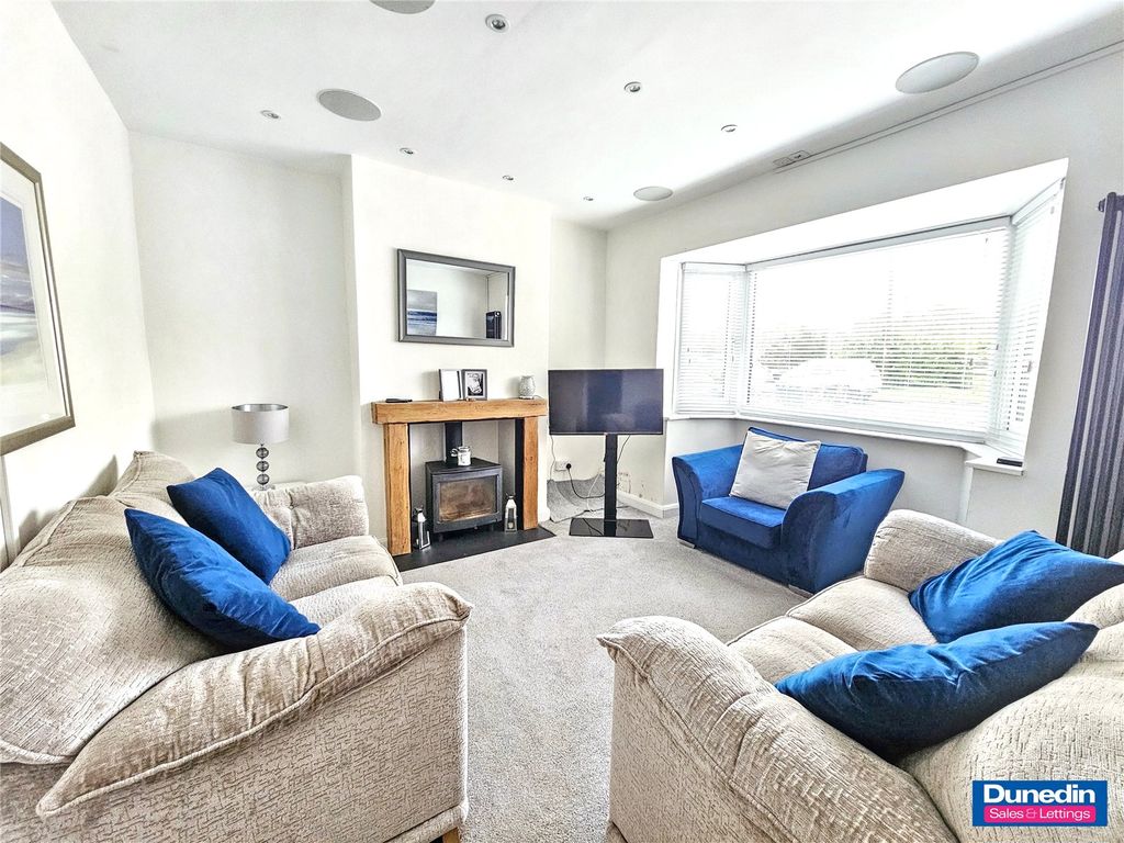 Property photo 3 of 17 Picture No. 24