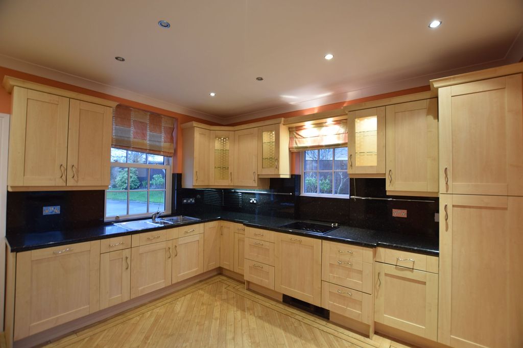 Property photo 2 of 15 Kitchen