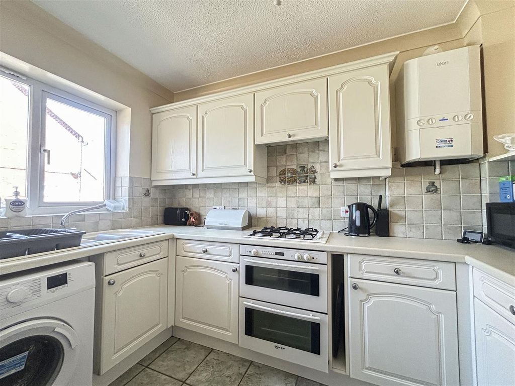 Property photo 2 of 11 Img_0331.Jpg