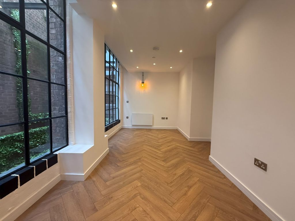 Property photo 2 of 8 Gallery