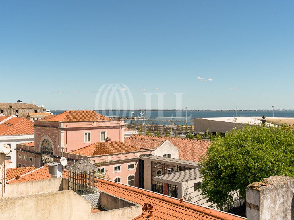 Property photo 1 of 16 Joint Sale Of Three Buildings, In Alfama, Lisbon