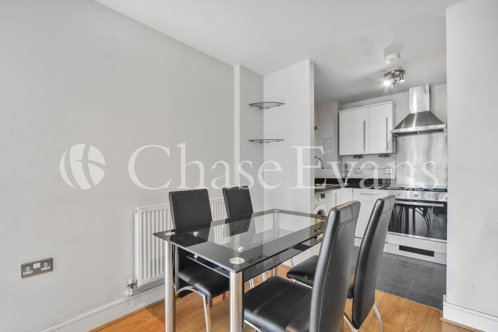 Property photo 3 of 21 Kitchen