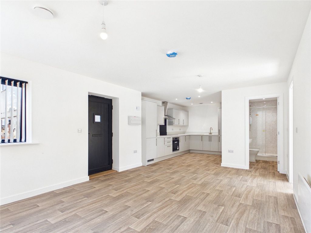 Property photo 1 of 10 Picture No. 02