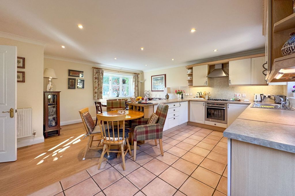 Property photo 3 of 19