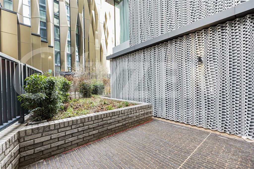 Property photo 2 of 30 Garden