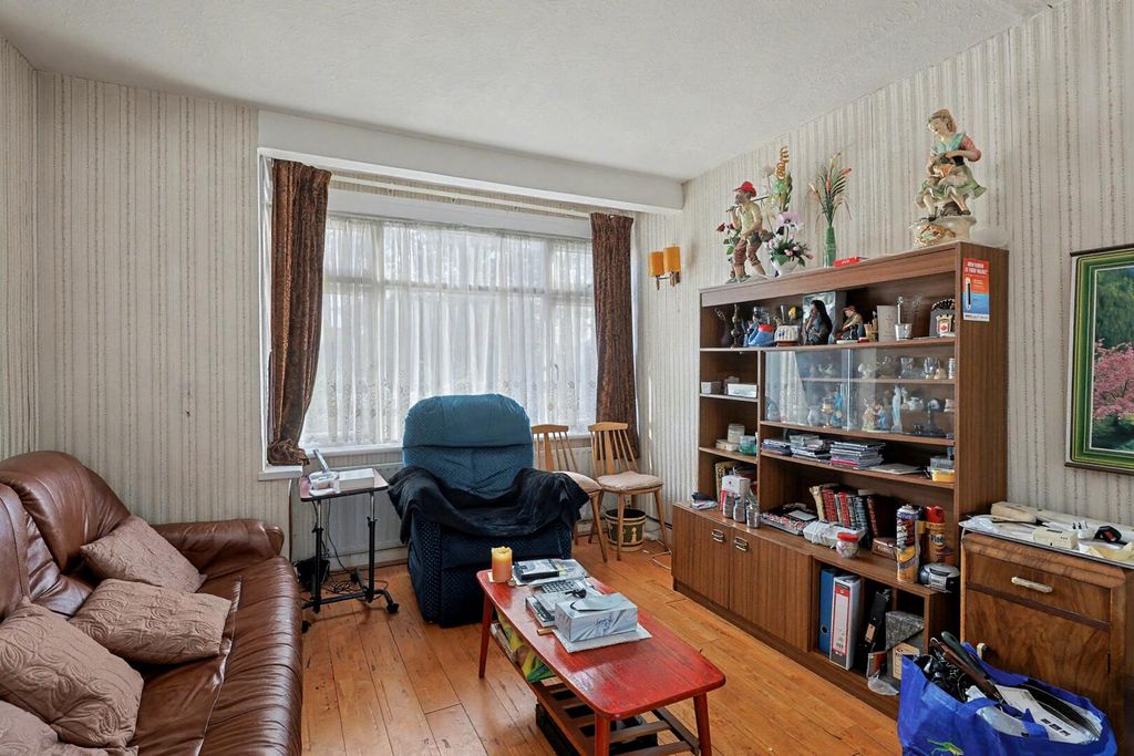 Property photo 3 of 16 Living Room