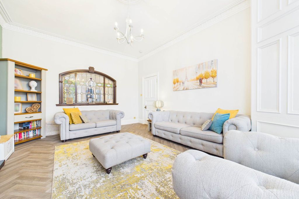 Property photo 3 of 31