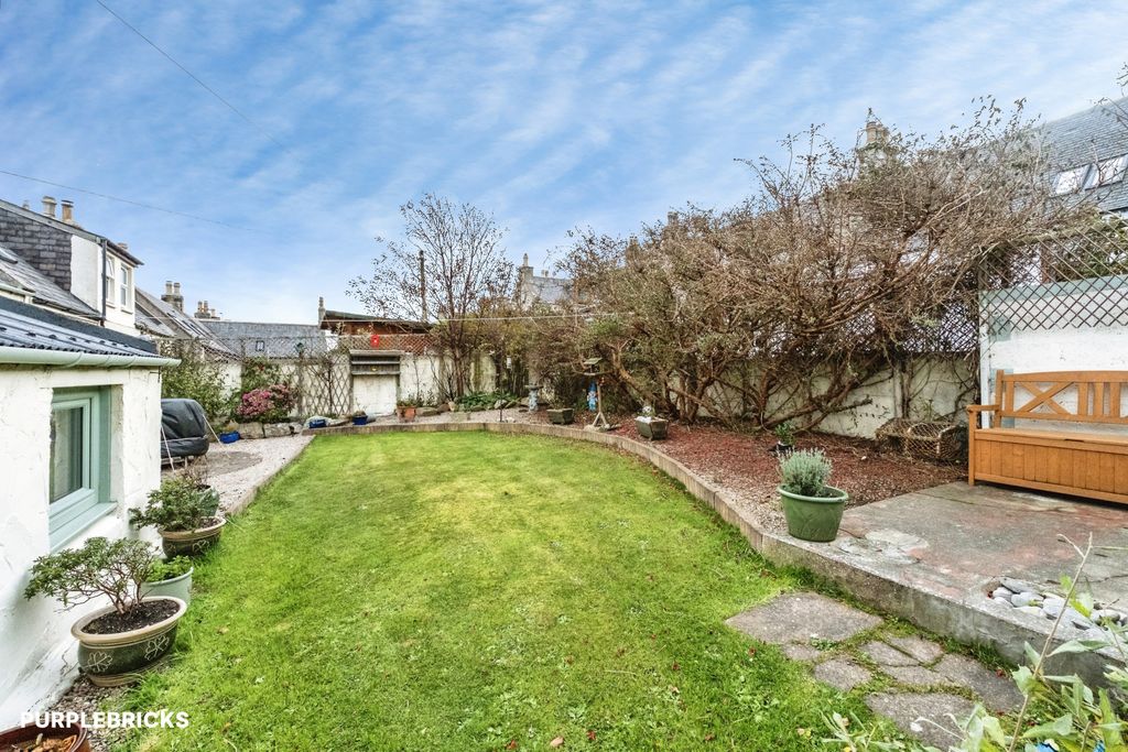 Property photo 2 of 37 Garden