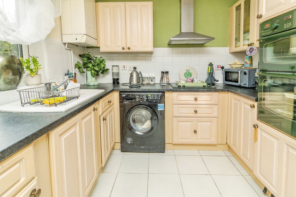 Property photo 3 of 17 Photo