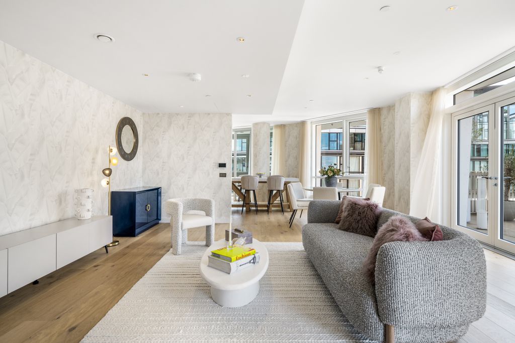 Property photo 2 of 31