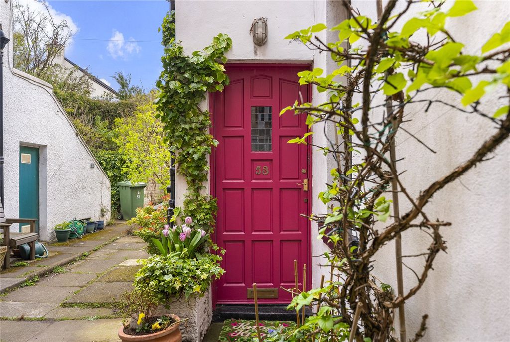 Property photo 1 of 33 53 Westgate